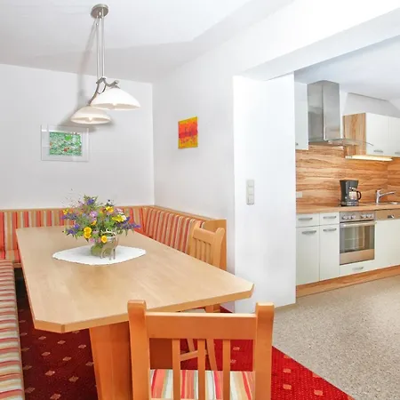 Fiechtl Apartment *